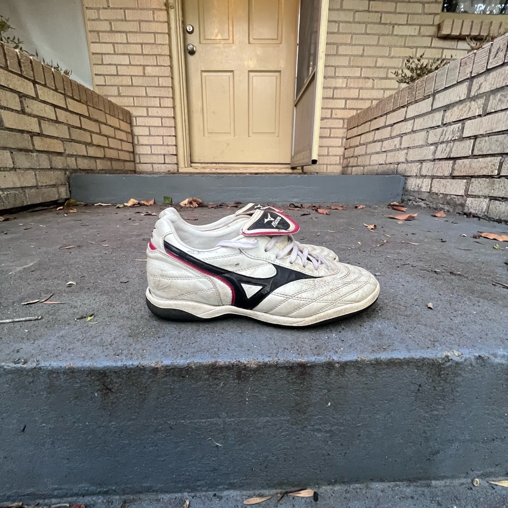 mizuno indoor soccer shoes